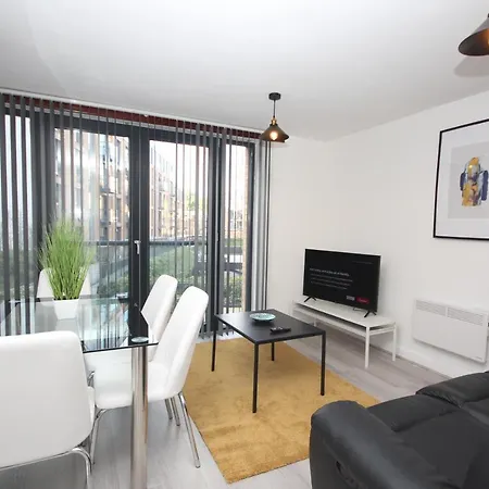 Lovely 1 Bed, Located In The Heart Of